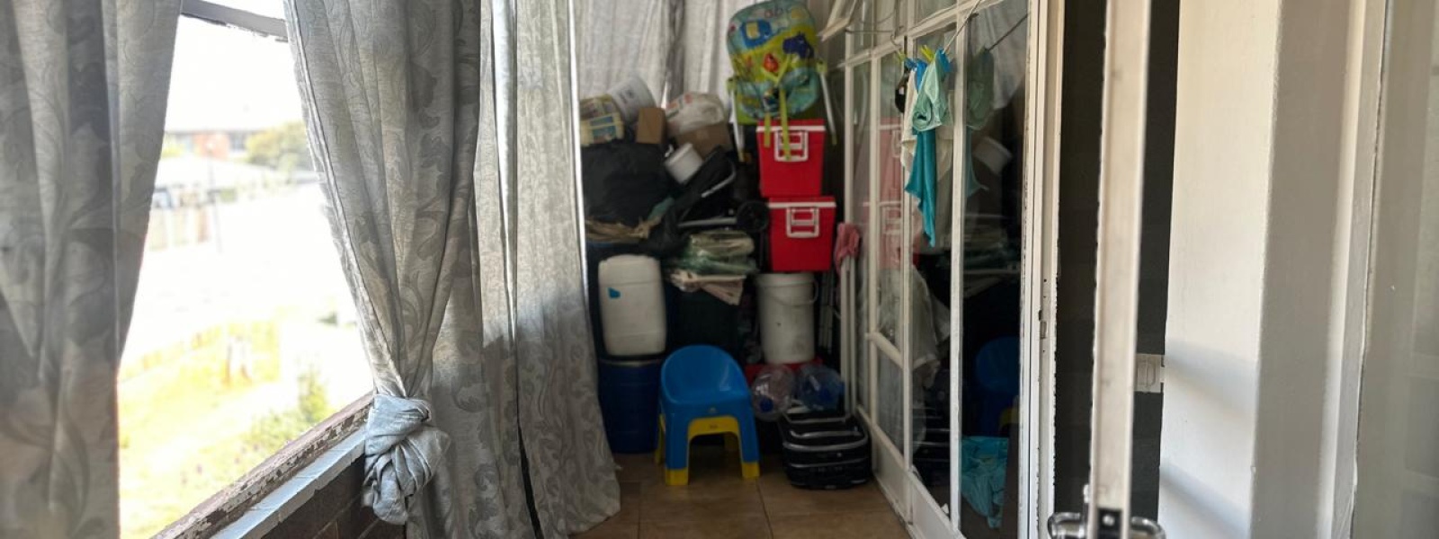 Shenandoa, Hull Street, Florida, Gauteng, 2 Bedrooms Bedrooms, ,1.5 BathroomsBathrooms,Apartment,For Sale,Shenandoa, Hull Street ,1535