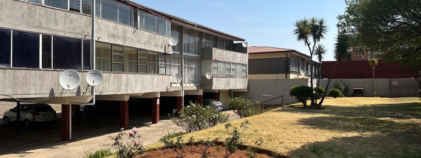 Shenandoa, Hull Street, Florida, Gauteng, 2 Bedrooms Bedrooms, ,1.5 BathroomsBathrooms,Apartment,For Sale,Shenandoa, Hull Street ,1535