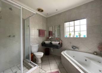 Hobson Street, Albemarle Ext 2, Gauteng, 3 Bedrooms Bedrooms, 0 ,3.5 BathroomsBathrooms,House,For Sale,Hobson Street,0,1589