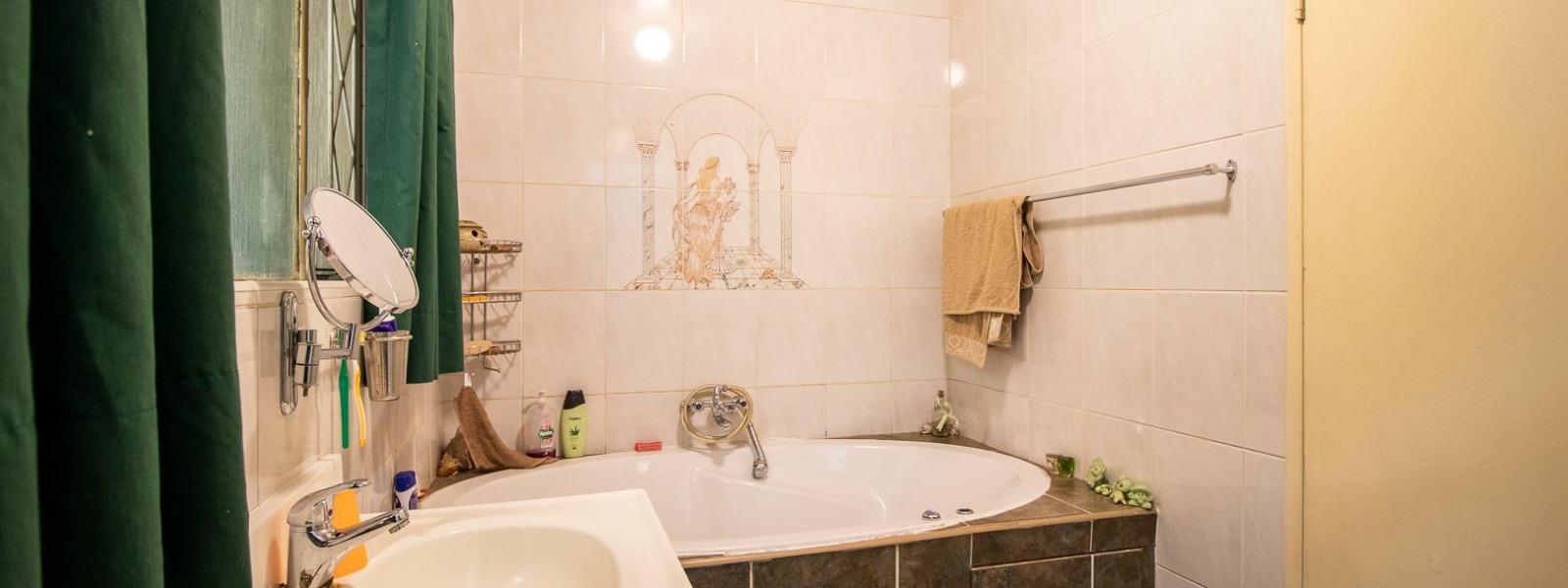 Mahonie Avenue, General Albertspark, Gauteng, 4 Bedrooms Bedrooms, 0 ,2 BathroomsBathrooms,House,For Sale,Mahonie Avenue ,0,1606