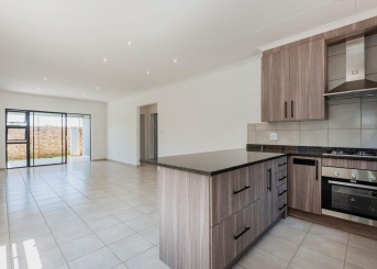 No 1 Rooibos Street, Brackendowns, Gauteng, 2 Bedrooms Bedrooms, 0 ,2 BathroomsBathrooms,Apartment,For Sale,No 1 Rooibos Street,0,1607