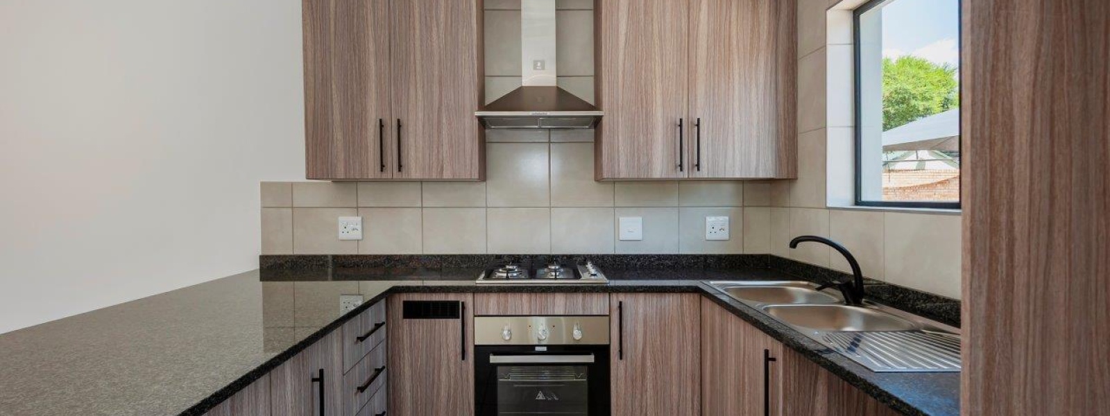 No 1 Rooibos Street, Brackendowns, Gauteng, 2 Bedrooms Bedrooms, 0 ,2 BathroomsBathrooms,Cluster,For Sale,No 1 Rooibos Street,0,1607