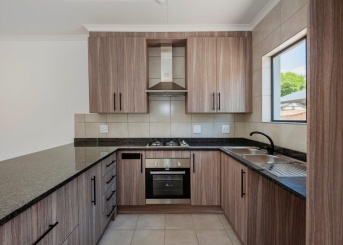 No 1 Rooibos Street, Brackendowns, Gauteng, 2 Bedrooms Bedrooms, 0 ,2 BathroomsBathrooms,Apartment,For Sale,No 1 Rooibos Street,0,1607