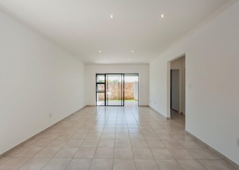 No 1 Rooibos Street, Brackendowns, Gauteng, 2 Bedrooms Bedrooms, 0 ,2 BathroomsBathrooms,Apartment,For Sale,No 1 Rooibos Street,0,1607