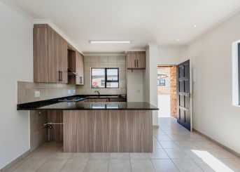 No 1 Rooibos Street, Brackendowns, Gauteng, 2 Bedrooms Bedrooms, 0 ,2 BathroomsBathrooms,Apartment,For Sale,No 1 Rooibos Street,0,1607