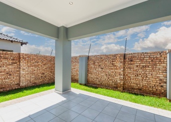 No 1 Rooibos Street, Brackendowns, Gauteng, 2 Bedrooms Bedrooms, 0 ,2 BathroomsBathrooms,Apartment,For Sale,No 1 Rooibos Street,0,1607