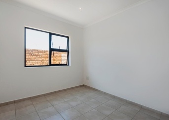 No 1 Rooibos Street, Brackendowns, Gauteng, 2 Bedrooms Bedrooms, 0 ,2 BathroomsBathrooms,Apartment,For Sale,No 1 Rooibos Street,0,1607