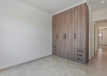 No 1 Rooibos Street, Brackendowns, Gauteng, 2 Bedrooms Bedrooms, 0 ,2 BathroomsBathrooms,Apartment,For Sale,No 1 Rooibos Street,0,1607