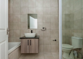 No 1 Rooibos Street, Brackendowns, Gauteng, 2 Bedrooms Bedrooms, 0 ,2 BathroomsBathrooms,Apartment,For Sale,No 1 Rooibos Street,0,1607