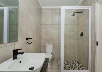 No 1 Rooibos Street, Brackendowns, Gauteng, 2 Bedrooms Bedrooms, 0 ,2 BathroomsBathrooms,Apartment,For Sale,No 1 Rooibos Street,0,1607