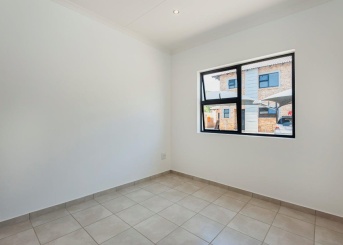 No 1 Rooibos Street, Brackendowns, Gauteng, 2 Bedrooms Bedrooms, 0 ,2 BathroomsBathrooms,Apartment,For Sale,No 1 Rooibos Street,0,1607