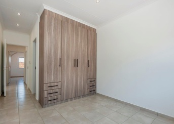 No 1 Rooibos Street, Brackendowns, Gauteng, 2 Bedrooms Bedrooms, 0 ,2 BathroomsBathrooms,Apartment,For Sale,No 1 Rooibos Street,0,1607