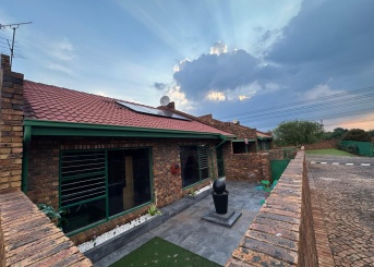 Villa Elvira Seder Street, Mayberry Park, Gauteng, 3 Bedrooms Bedrooms, 0 ,1 BathroomBathrooms,Villa,For Sale,Villa Elvira Seder Street,0,1613