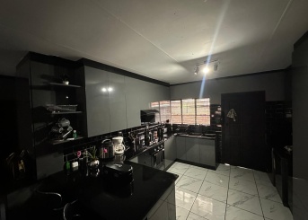 Villa Elvira Seder Street, Mayberry Park, Gauteng, 3 Bedrooms Bedrooms, 0 ,1 BathroomBathrooms,Villa,For Sale,Villa Elvira Seder Street,0,1613