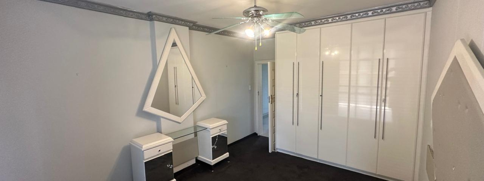 Princess Towers Parktown, Parktown, Gauteng, 0 , 0 ,0,Apartment,For Sale,Princess Towers Parktown,0,1617