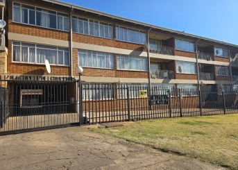 Raceview Centre Kipling Street, Raceivew, Gauteng, 2 Bedrooms Bedrooms, 0 ,1 BathroomBathrooms,Apartment,For Sale,Raceview Centre Kipling Street,1,1622