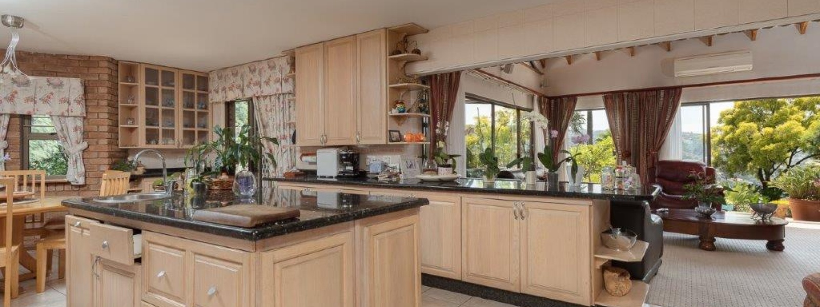 Rodene Avenue, Glenvista, Gauteng, 4 Bedrooms Bedrooms, 0 ,3 BathroomsBathrooms,House,For Sale,Rodene Avenue,0,1627