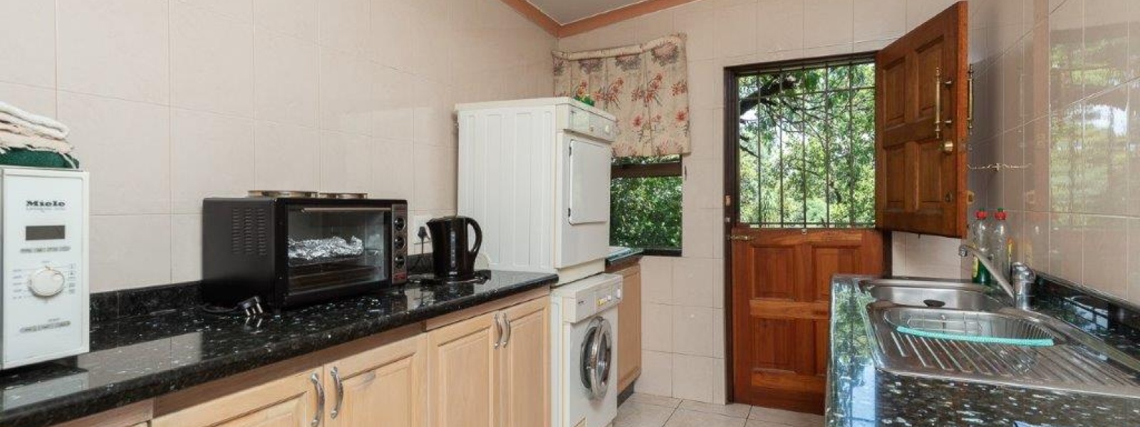 Rodene Avenue, Glenvista, Gauteng, 4 Bedrooms Bedrooms, 0 ,3 BathroomsBathrooms,House,For Sale,Rodene Avenue,0,1627