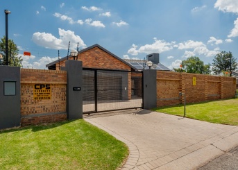 Felicia Street, Gauteng, 3 Bedrooms Bedrooms, 0 ,2 BathroomsBathrooms,Cluster,For Sale,Felicia Street ,0,1628