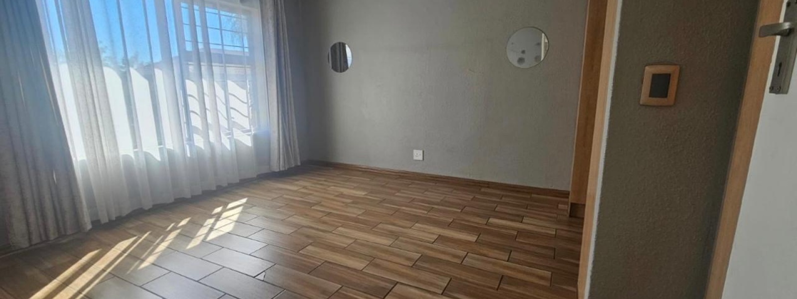 Eastcliff DJ Theron Crescent, Gauteng, 2 Bedrooms Bedrooms, 0 ,2 BathroomsBathrooms,Apartment,For Sale,Eastcliff DJ Theron Crescent,0,1638