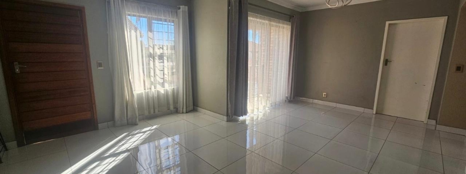 Eastcliff DJ Theron Crescent, Gauteng, 2 Bedrooms Bedrooms, 0 ,2 BathroomsBathrooms,Apartment,For Sale,Eastcliff DJ Theron Crescent,0,1638
