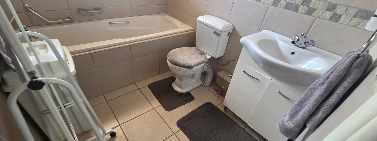 Edward Avenue, Randhart, Gauteng, 4 Bedrooms Bedrooms, 0 ,2 BathroomsBathrooms,House,For Sale,Edward Avenue ,0,1643