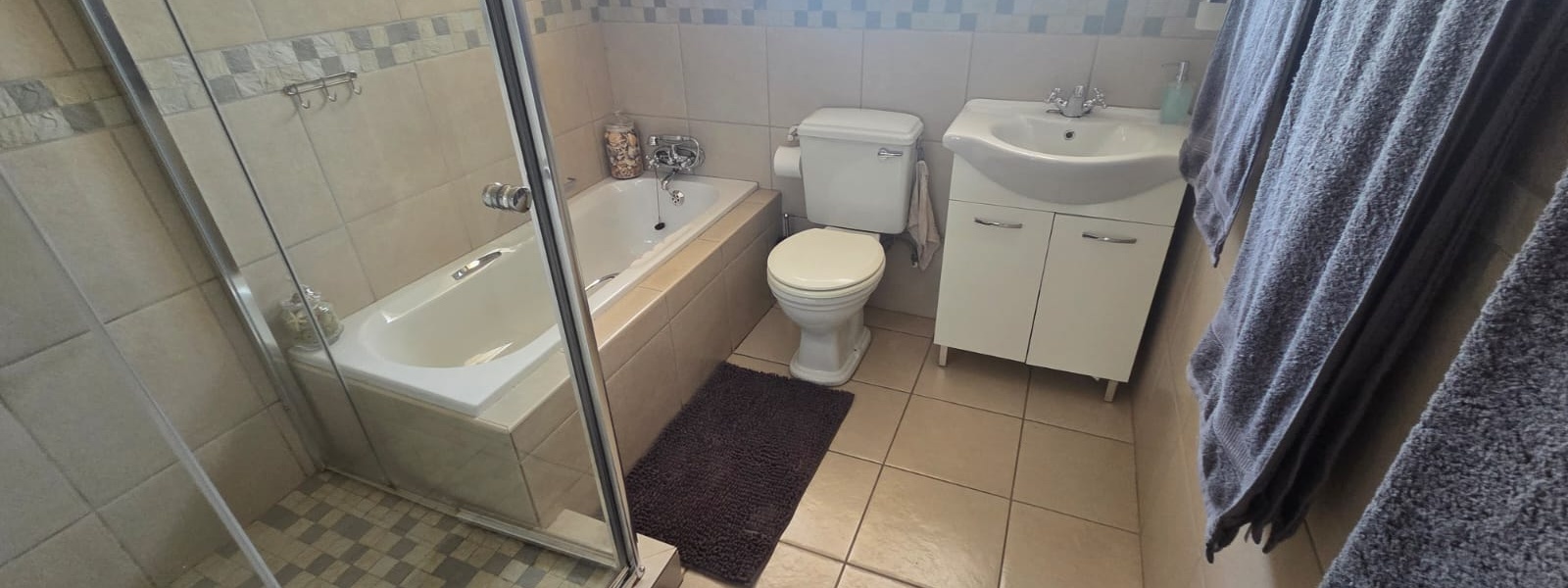 Edward Avenue, Randhart, Gauteng, 4 Bedrooms Bedrooms, 0 ,2 BathroomsBathrooms,House,For Sale,Edward Avenue ,0,1643