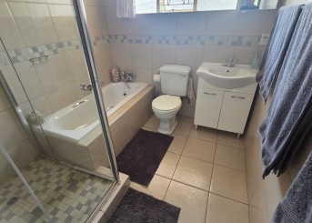 Edward Avenue, Randhart, Gauteng, 4 Bedrooms Bedrooms, 0 ,2 BathroomsBathrooms,House,For Sale,Edward Avenue ,0,1643