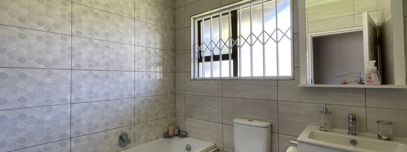 Vogelman Street, Albemarle Ext 2, Gauteng, 3 Bedrooms Bedrooms, 0 ,0,House,For Sale,Vogelman Street,0,1644