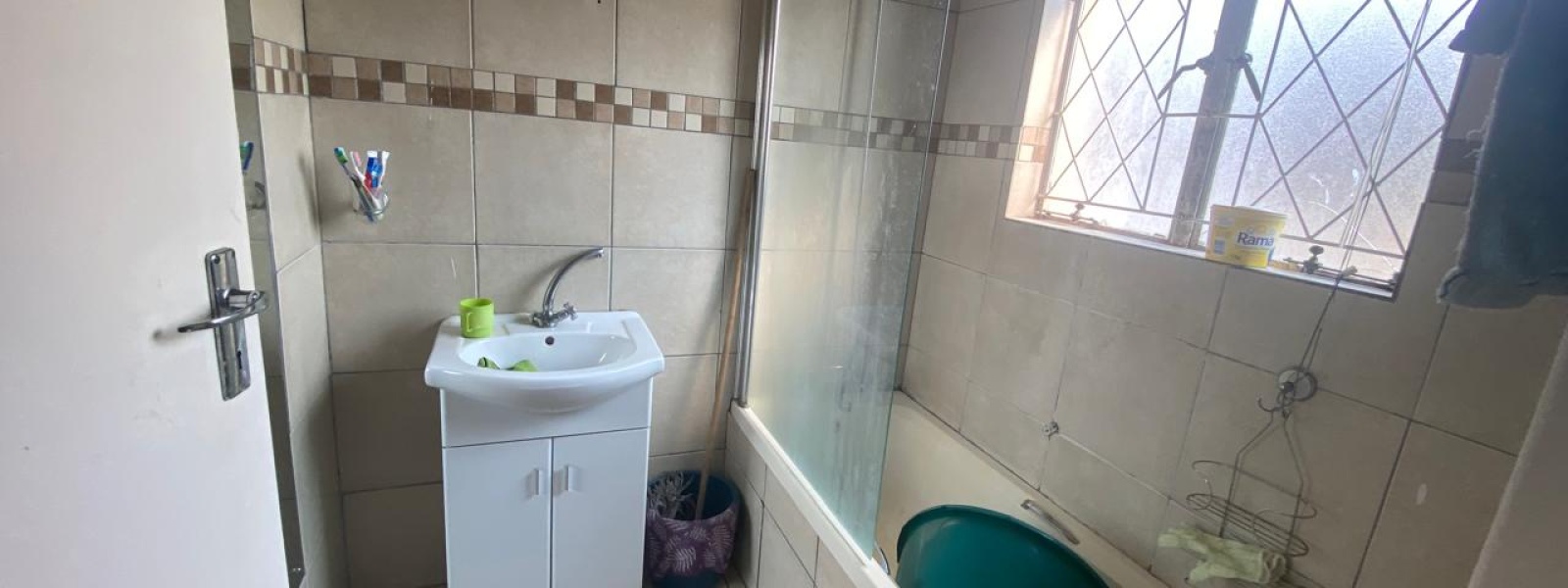 Venter Street, Randhart, Gauteng, 3 Bedrooms Bedrooms, 0 ,1 BathroomBathrooms,Apartment,For Sale,Venter Street,0,1648
