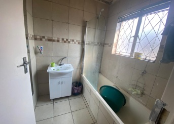 Venter Street, Randhart, Gauteng, 3 Bedrooms Bedrooms, 0 ,1 BathroomBathrooms,Apartment,For Sale,Venter Street,0,1648 Venter Street, Randhart, Gauteng, 3 Bedrooms Bedrooms, 0 ,1 BathroomBathrooms,Apartment,For Sale,Venter Street,0,1648