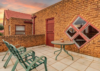 Soetdoring Avenue, Bassonia, Gauteng, 3 Bedrooms Bedrooms, 0 ,3.5 BathroomsBathrooms,House,For Sale,Soetdoring Avenue,0,1654 Soetdoring Avenue, Bassonia, Gauteng, 3 Bedrooms Bedrooms, 0 ,3.5 BathroomsBathrooms,House,For Sale,Soetdoring Avenue,0,1654