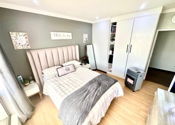 Reading Country Golf Estate, New Redruth, Gauteng, 4 Bedrooms Bedrooms, 0 ,2 BathroomsBathrooms,House,For Sale,Reading Country Golf Estate,0,1655