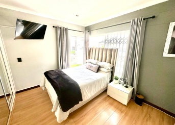 Reading Country Golf Estate, New Redruth, Gauteng, 4 Bedrooms Bedrooms, 0 ,2 BathroomsBathrooms,House,For Sale,Reading Country Golf Estate,0,1655