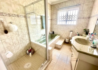 Reading Country Golf Estate, New Redruth, Gauteng, 4 Bedrooms Bedrooms, 0 ,2 BathroomsBathrooms,House,For Sale,Reading Country Golf Estate,0,1655