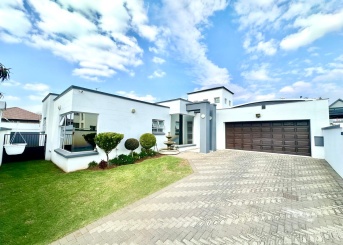 Reading Country Golf Estate, New Redruth, Gauteng, 4 Bedrooms Bedrooms, 0 ,2 BathroomsBathrooms,House,For Sale,Reading Country Golf Estate,0,1655