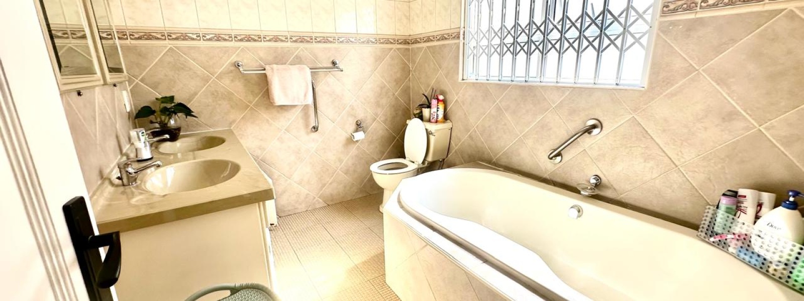 Reading Country Golf Estate, New Redruth, Gauteng, 4 Bedrooms Bedrooms, 0 ,2 BathroomsBathrooms,House,For Sale,Reading Country Golf Estate,0,1655