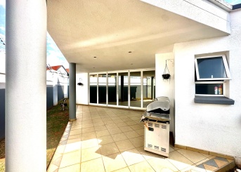 Reading Country Golf Estate, New Redruth, Gauteng, 4 Bedrooms Bedrooms, 0 ,2 BathroomsBathrooms,House,For Sale,Reading Country Golf Estate,0,1655