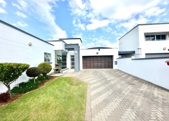 Reading Country Golf Estate, New Redruth, Gauteng, 4 Bedrooms Bedrooms, 0 ,2 BathroomsBathrooms,House,For Sale,Reading Country Golf Estate,0,1655