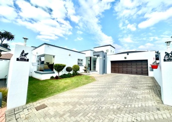 Reading Country Golf Estate, New Redruth, Gauteng, 4 Bedrooms Bedrooms, 0 ,2 BathroomsBathrooms,House,For Sale,Reading Country Golf Estate,0,1655