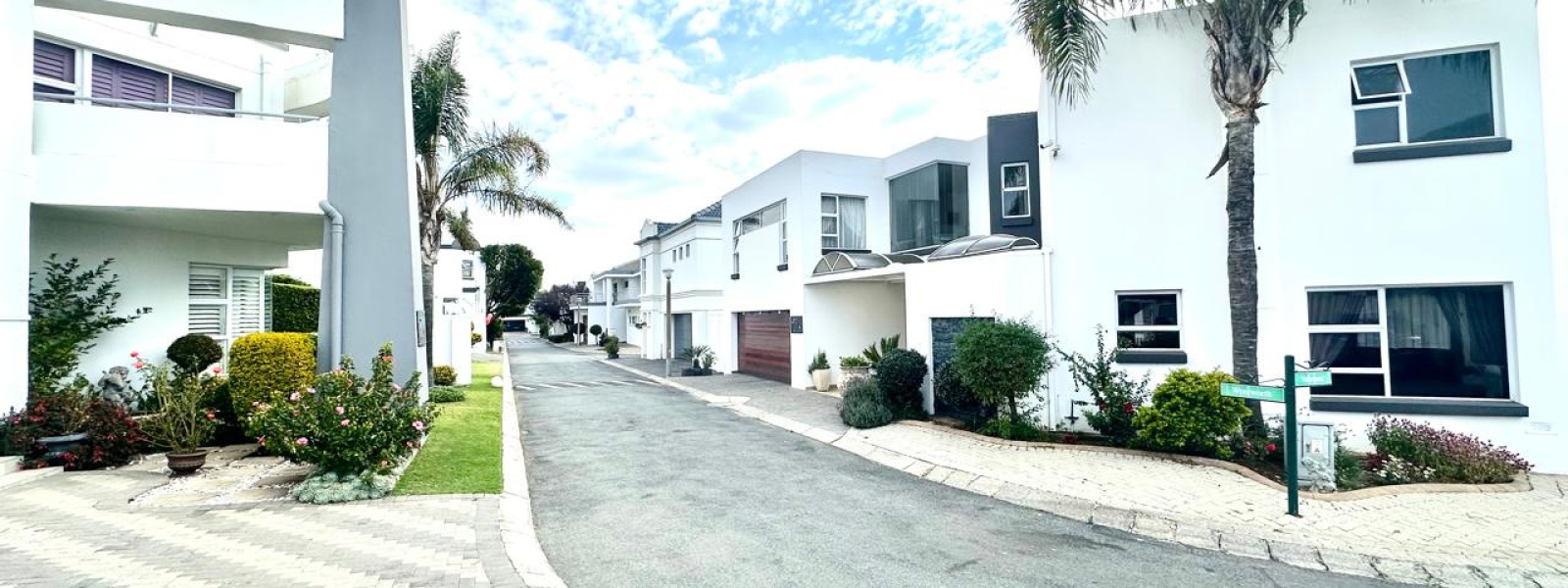 Reading Country Golf Estate, New Redruth, Gauteng, 4 Bedrooms Bedrooms, 0 ,2 BathroomsBathrooms,House,For Sale,Reading Country Golf Estate,0,1655