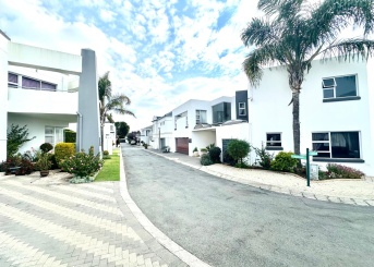 Reading Country Golf Estate, New Redruth, Gauteng, 4 Bedrooms Bedrooms, 0 ,2 BathroomsBathrooms,House,For Sale,Reading Country Golf Estate,0,1655