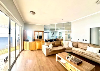 Reading Country Golf Estate, New Redruth, Gauteng, 4 Bedrooms Bedrooms, 0 ,2 BathroomsBathrooms,House,For Sale,Reading Country Golf Estate,0,1655