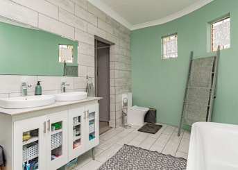 Korund Avenue, Gauteng, 4 Bedrooms Bedrooms, 0 ,2.5 BathroomsBathrooms,House,For Sale,Korund Avenue,0,1657 Korund Avenue, Gauteng, 4 Bedrooms Bedrooms, 0 ,2.5 BathroomsBathrooms,House,For Sale,Korund Avenue,0,1657