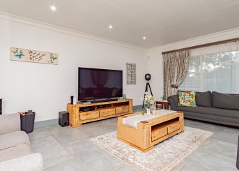 Korund Avenue, Gauteng, 4 Bedrooms Bedrooms, 0 ,2.5 BathroomsBathrooms,House,For Sale,Korund Avenue,0,1657 Korund Avenue, Gauteng, 4 Bedrooms Bedrooms, 0 ,2.5 BathroomsBathrooms,House,For Sale,Korund Avenue,0,1657