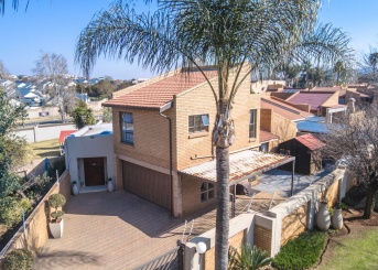 Louise Harris Crescent, Meyersdal, Gauteng, 3 Bedrooms Bedrooms, 0 ,2 BathroomsBathrooms,House,For Sale,Louise Harris Crescent,0,1659 Louise Harris Crescent, Meyersdal, Gauteng, 3 Bedrooms Bedrooms, 0 ,2 BathroomsBathrooms,House,For Sale,Louise Harris Crescent,0,1659