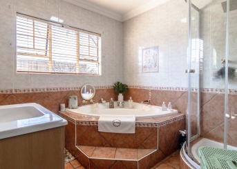 Louise Harris Crescent, Meyersdal, Gauteng, 3 Bedrooms Bedrooms, 0 ,2 BathroomsBathrooms,House,For Sale,Louise Harris Crescent,0,1659 Louise Harris Crescent, Meyersdal, Gauteng, 3 Bedrooms Bedrooms, 0 ,2 BathroomsBathrooms,House,For Sale,Louise Harris Crescent,0,1659