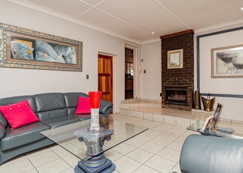 Selwyn Crescent, Randhart, Gauteng, 4 Bedrooms Bedrooms, 0 ,2 BathroomsBathrooms,House,For Sale,Selwyn Crescent,0,1662