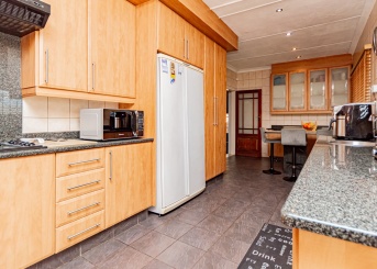 Selwyn Crescent, Randhart, Gauteng, 4 Bedrooms Bedrooms, 0 ,2 BathroomsBathrooms,House,For Sale,Selwyn Crescent,0,1662