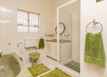 Selwyn Crescent, Randhart, Gauteng, 4 Bedrooms Bedrooms, 0 ,2 BathroomsBathrooms,House,For Sale,Selwyn Crescent,0,1662
